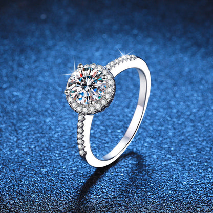 [Avelora]RADIANT ROUND HALO MOISSANITE ENGAGEMENT RING