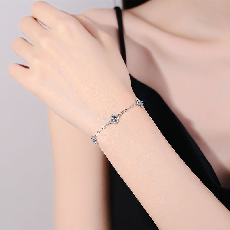 [Avelora]TRIPLE-CLOVER MOISSANITE BRACELET