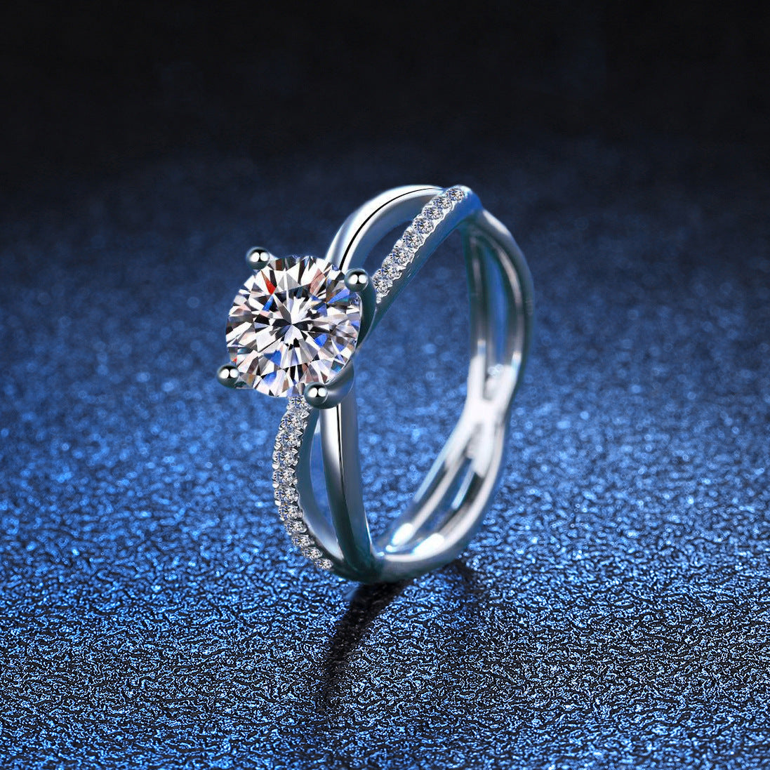[Avelora]ELEGANT 4-PRONG CROSSOVER MOISSANITE ENGAGEMENT RING