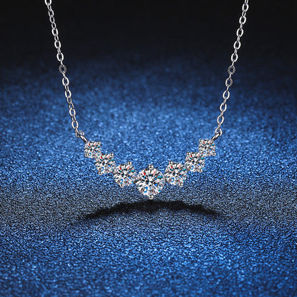 [Avelora]MINIMALIST CURVED SMILE MOISSANITE NECKLACE
