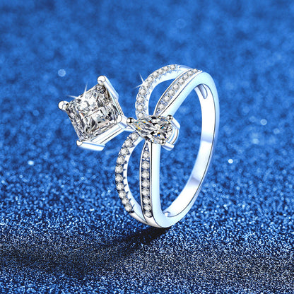 [Avelora]ELEGANT DOUBLE-TWISTED MOISSANITE RING
