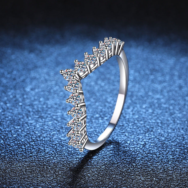 [Avelora]ELEGANT V-SHAPED CHEVRON MOISSANITE RING