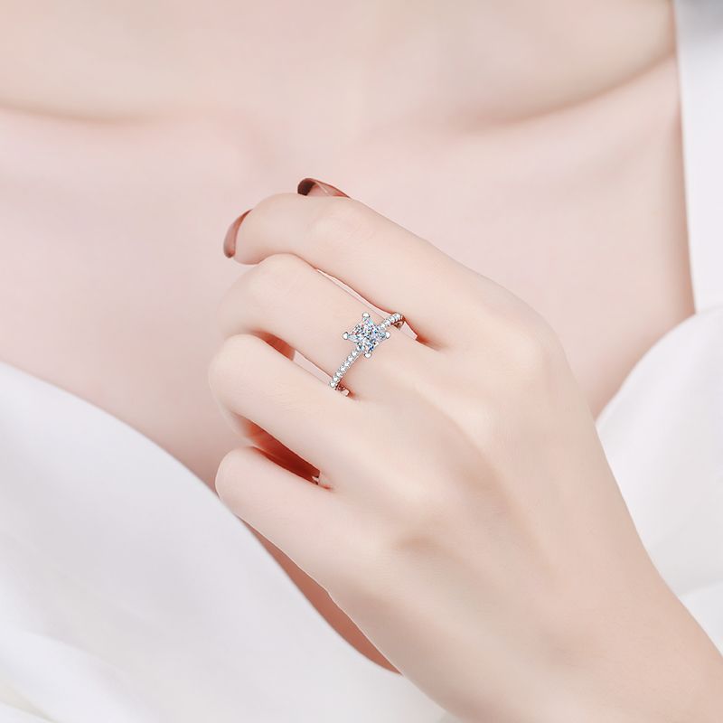 [Avelora]ELEGANT PRINCESS CUT MOISSANITE ENGAGEMENT RING