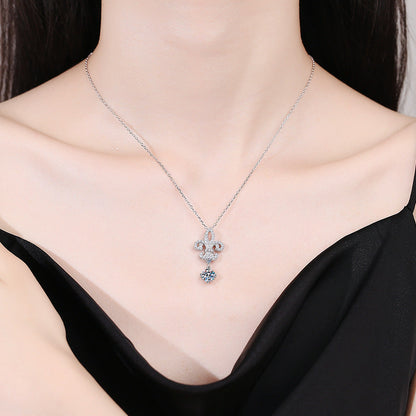 [Avelora]ROYAL FLEUR-DE-LIS MOISSANITE PENDANT NECKLACE