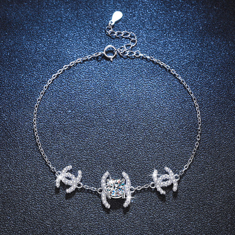 [Avelora]CLASSIC INTERLOCKING MOISSANITE BRACELET