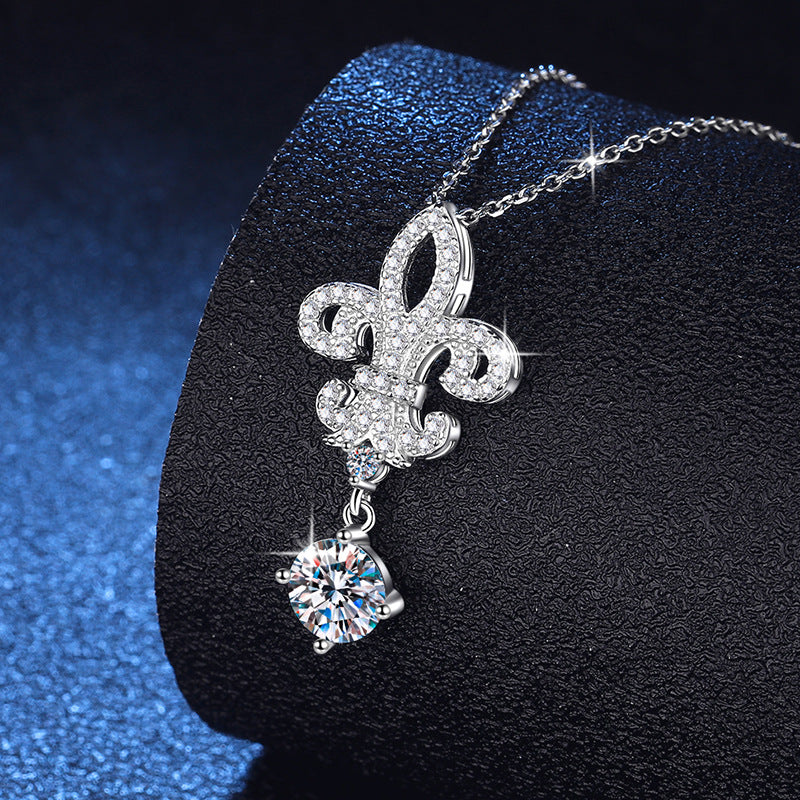 [Avelora]ROYAL FLEUR-DE-LIS MOISSANITE PENDANT NECKLACE