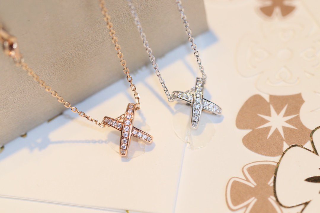 [Avelora]JEUX DE DIAMOND NECKLACE