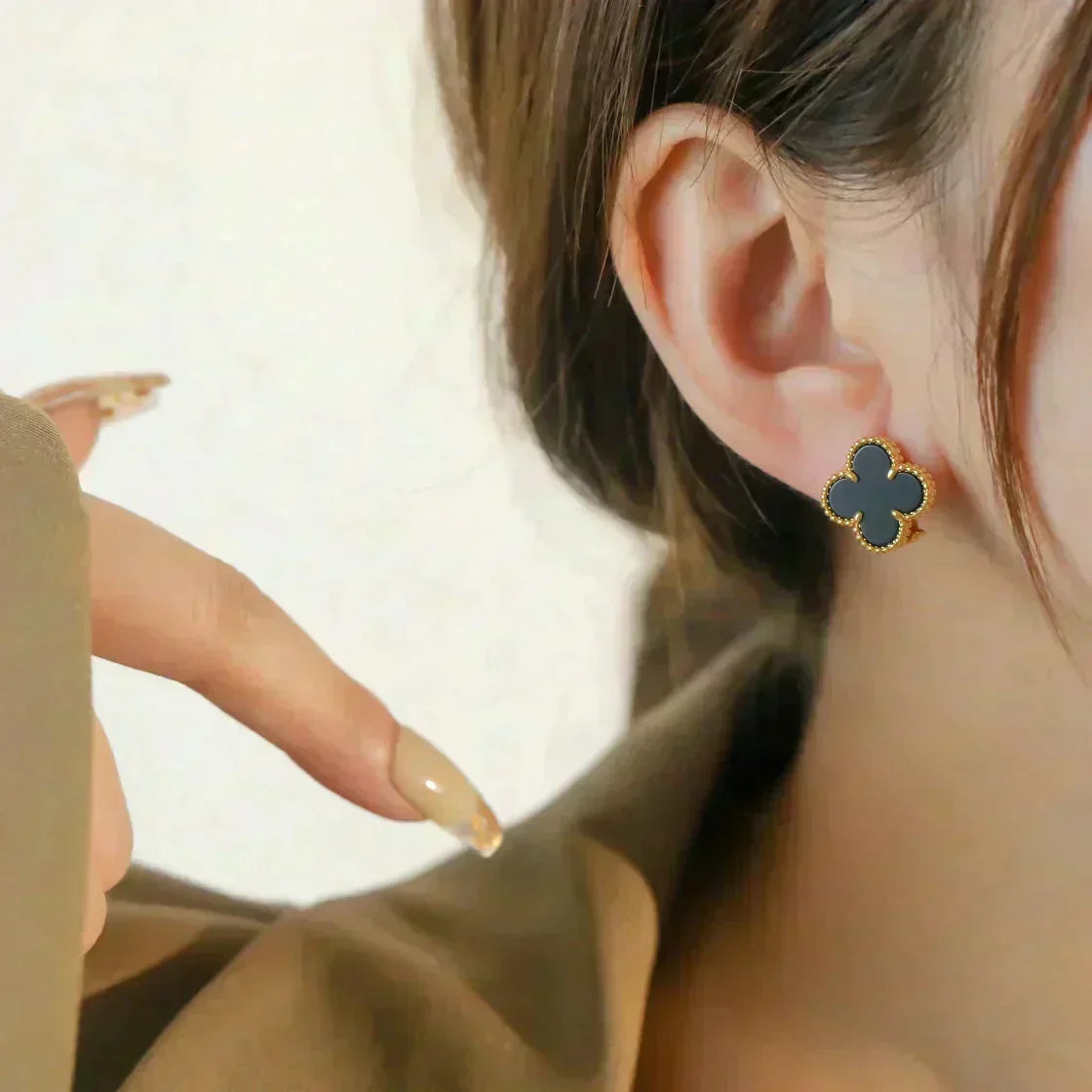 [Avelora Jewelry ]CLOVER MEDIUM 1 MOTIFS  ONYX STUD EARRINGS
