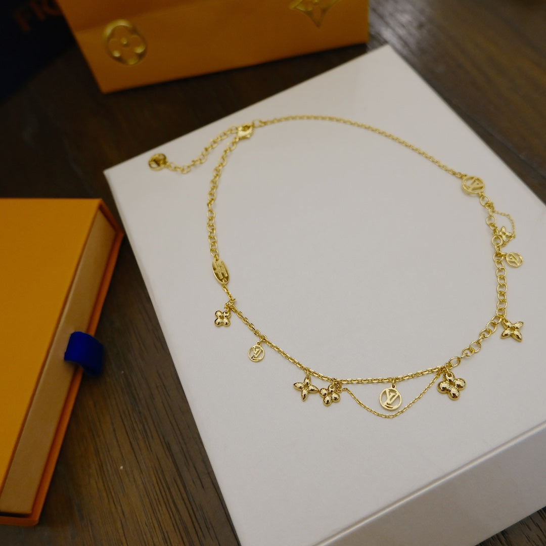 [Avelora]BLOOMING SUPPLE NECKLACE BRASS