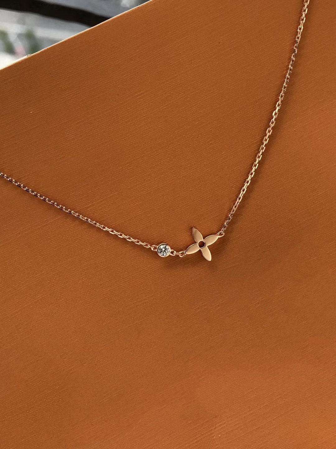 [Avelora Jewelry ]BLOSSOM PENDANT PINK GOLD AND DIAMOND