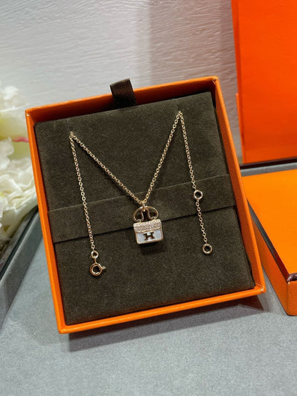 [Avelora]H CIRCE MOISSANITE PENDANT NECKLACE GOLD