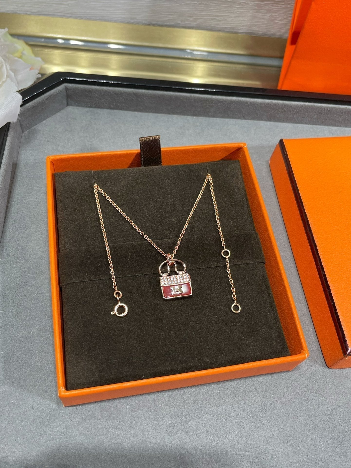 [Avelora]H CIRCE MOISSANITE PENDANT NECKLACE GOLD