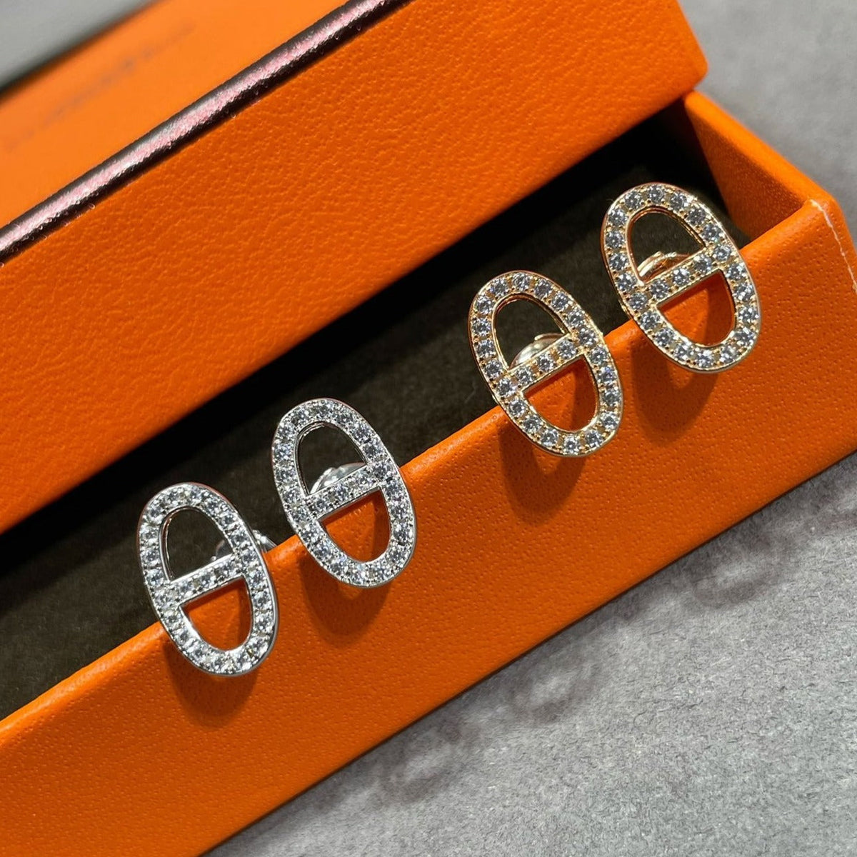 [Avelora Jewelry ]HM FULL DIAMOND PIG NOSE STUD EARRINGS