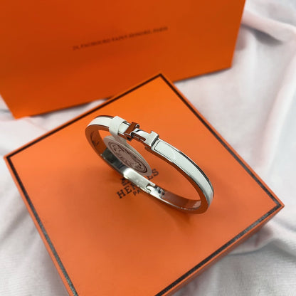 [Avelora]CLASSIC HM CLIC WHITE 8MM ENAMEL BRACELET