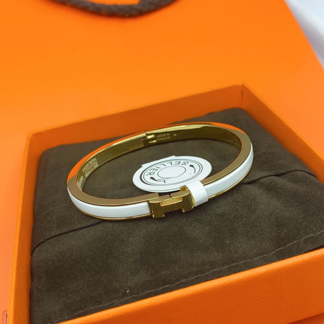 [Avelora Jewelry ]CLASSIC HM CLIC WHITE 8MM ENAMEL BRACELET