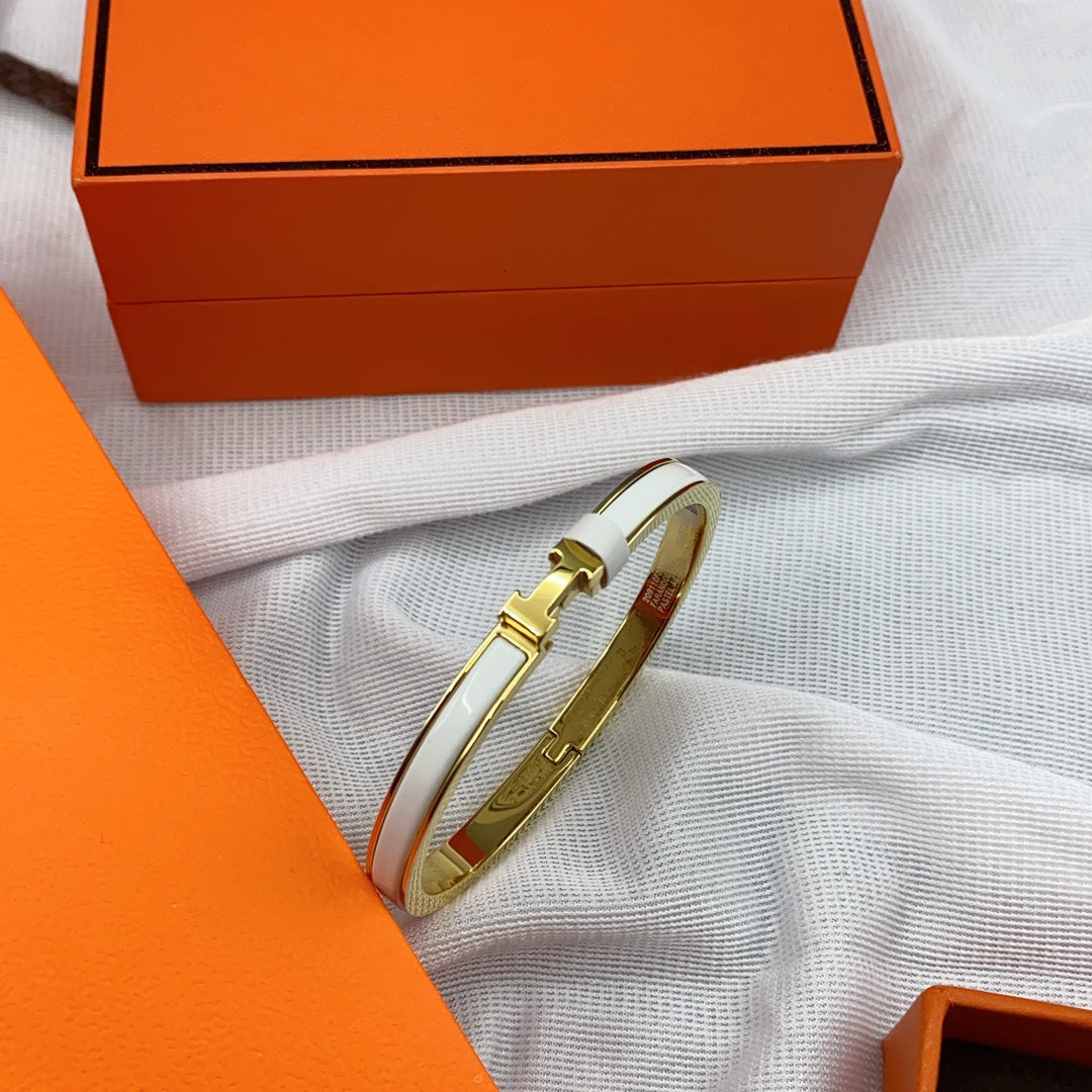 [Avelora]CLASSIC HM CLIC WHITE 8MM ENAMEL BRACELET