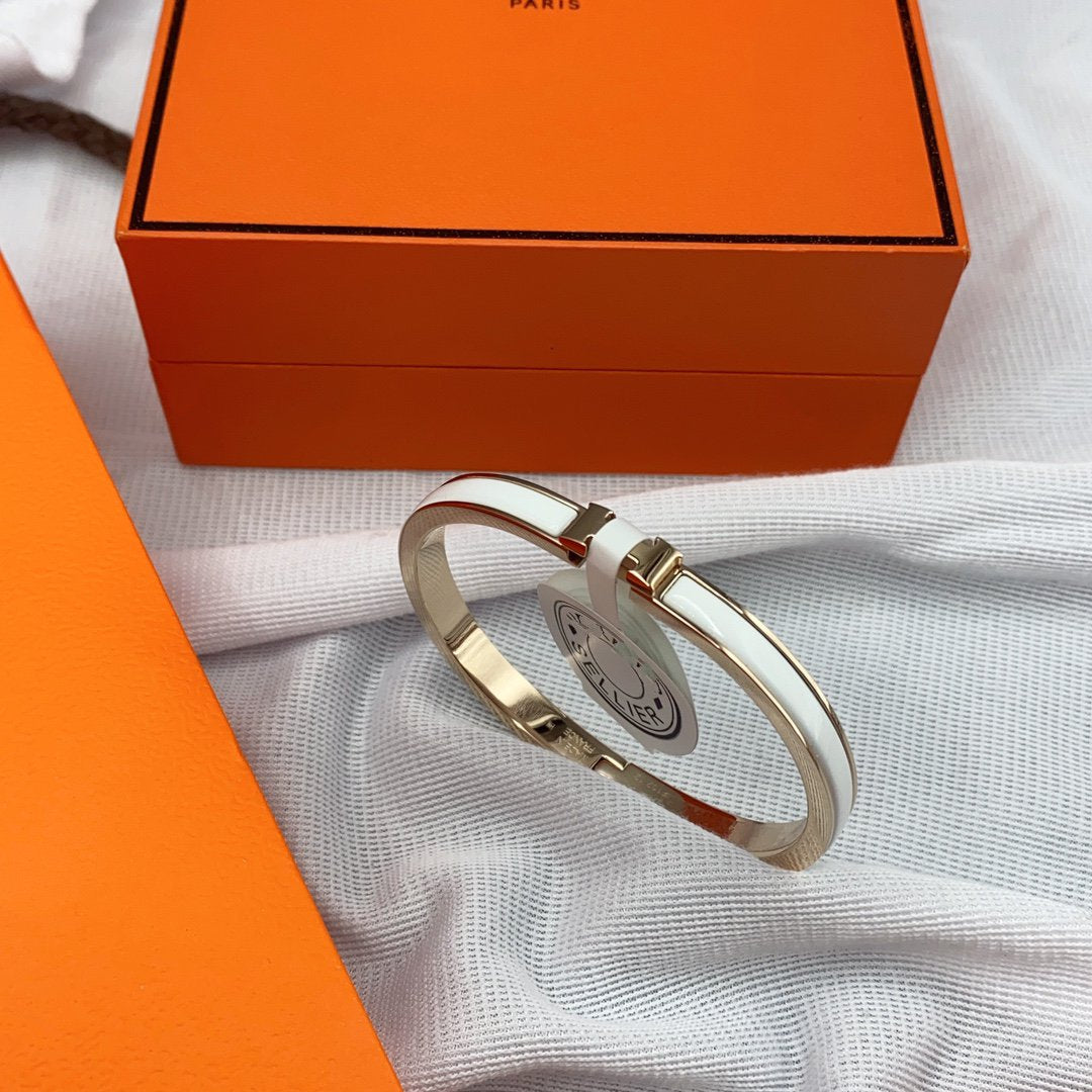 [Avelora Jewelry ]CLASSIC HM CLIC WHITE 8MM ENAMEL BRACELET
