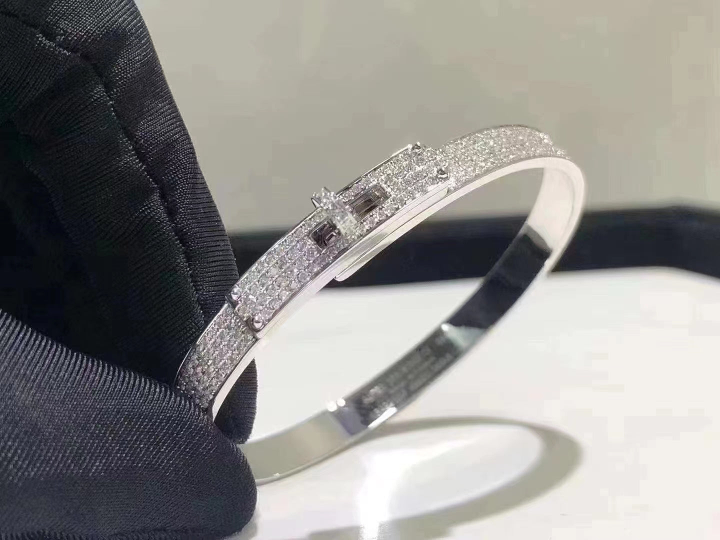 [Avelora]HM KELLY BRACELET IN SILVER AND FULL PAVE DIAMOND