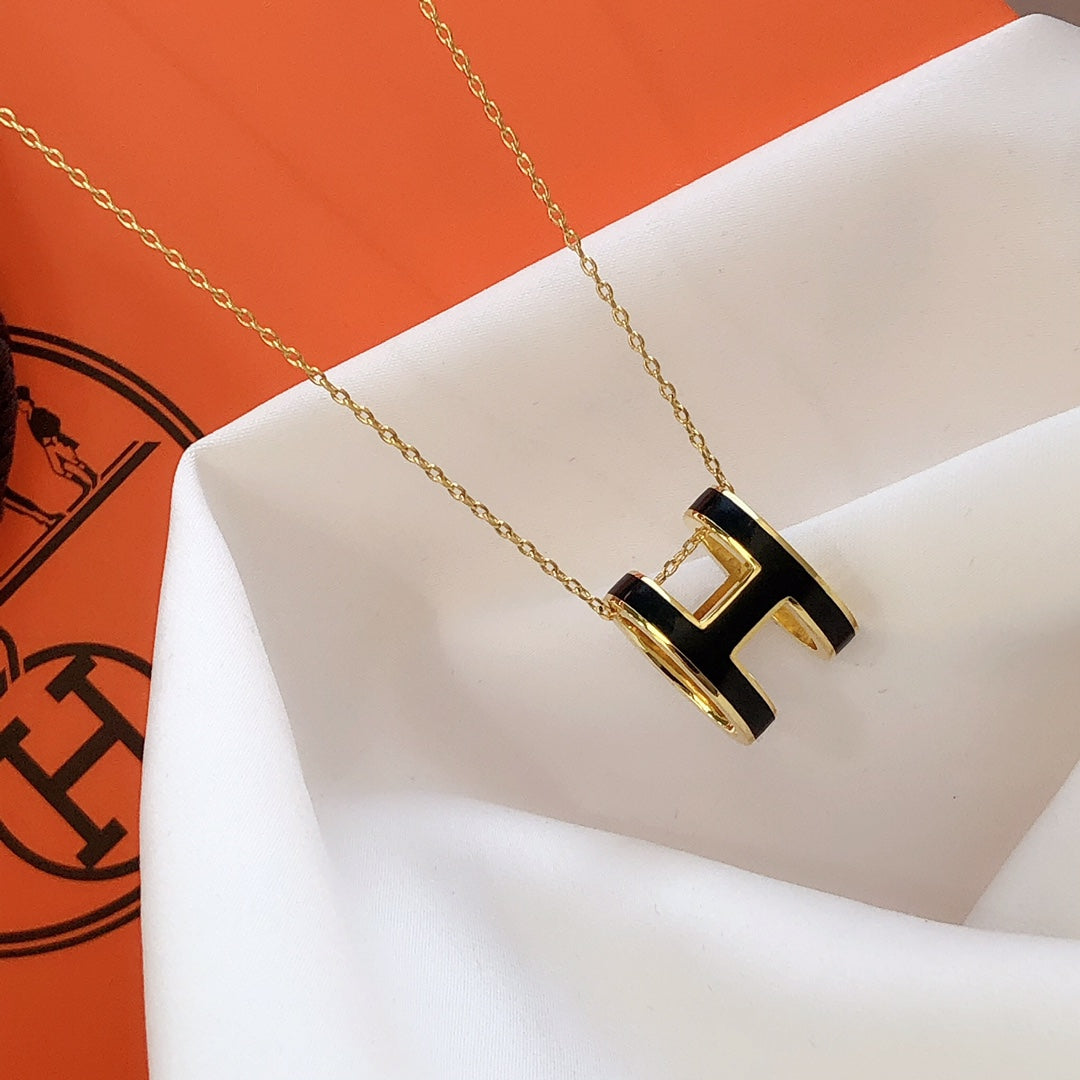 [Avelora]HM CLIC BLACK ENAMEL GOLD NECKLACE