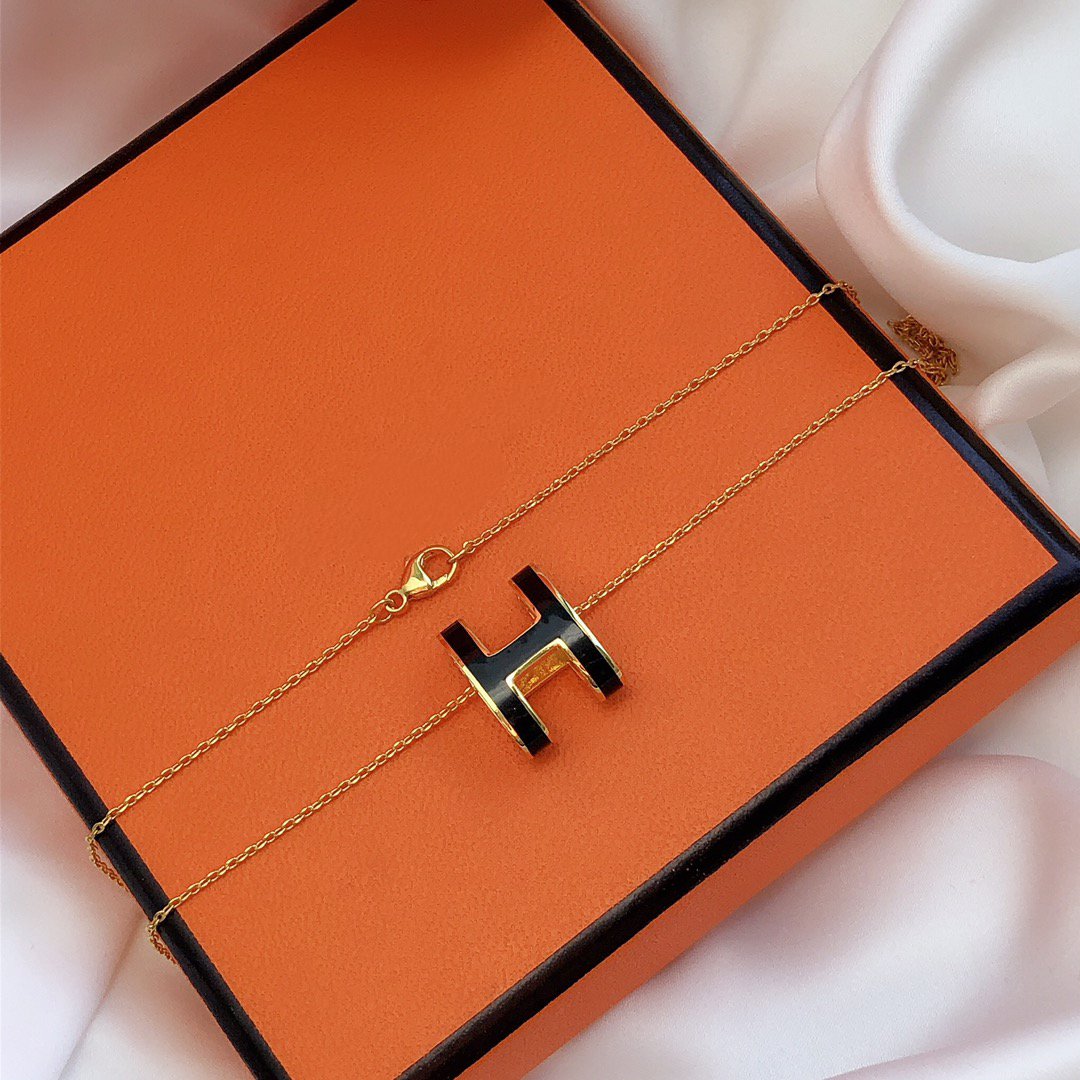 [Avelora Jewelry ]HM CLIC BLACK ENAMEL GOLD NECKLACE