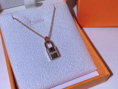 [Avelora]HM ADVANCED NICHE LOCK HEAD NECKLACE DIAMONDS