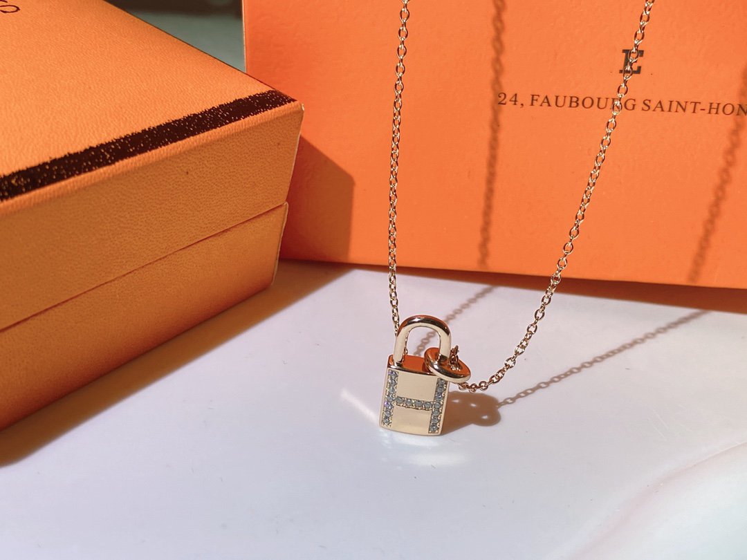 [Avelora]HM ADVANCED NICHE LOCK HEAD NECKLACE DIAMONDS