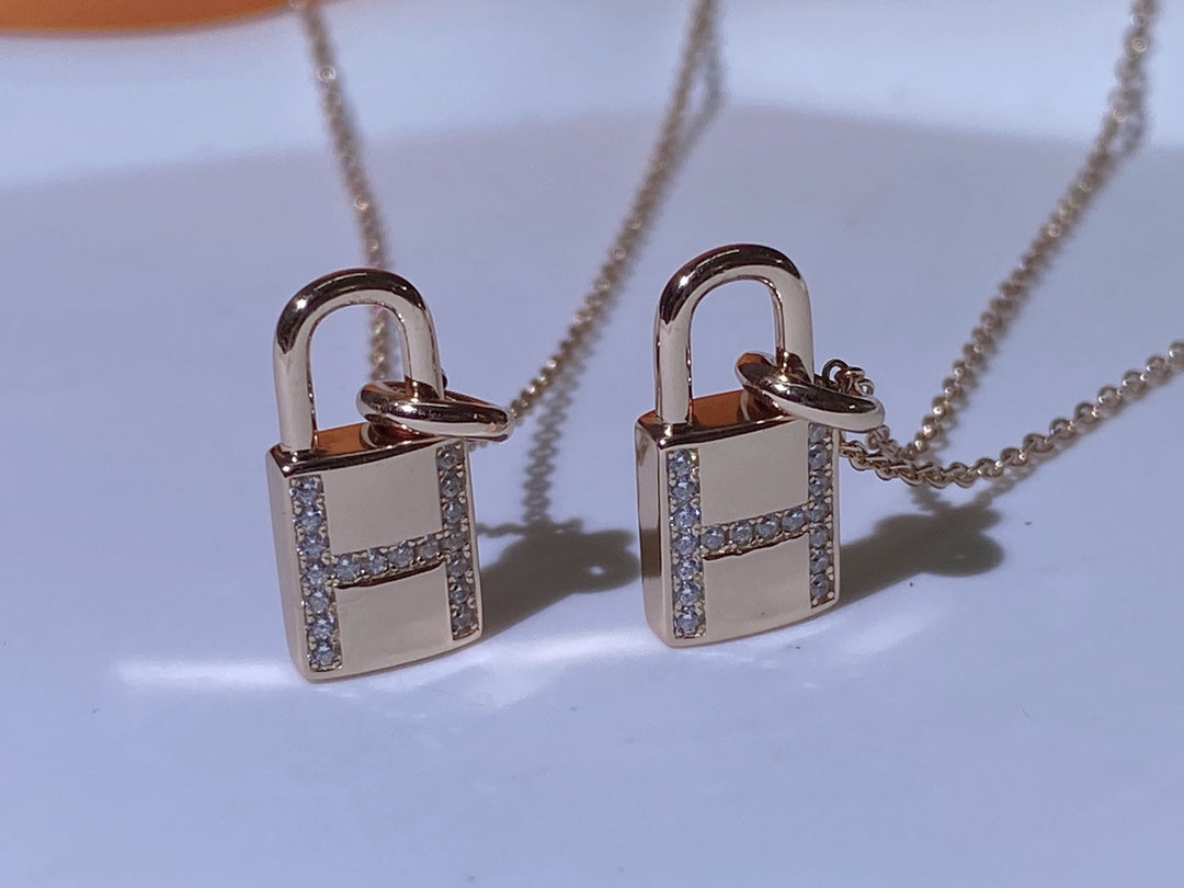 [Avelora Jewelry ]HM ADVANCED NICHE LOCK HEAD NECKLACE DIAMONDS