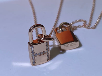 [Avelora]HM ADVANCED NICHE LOCK HEAD NECKLACE DIAMONDS