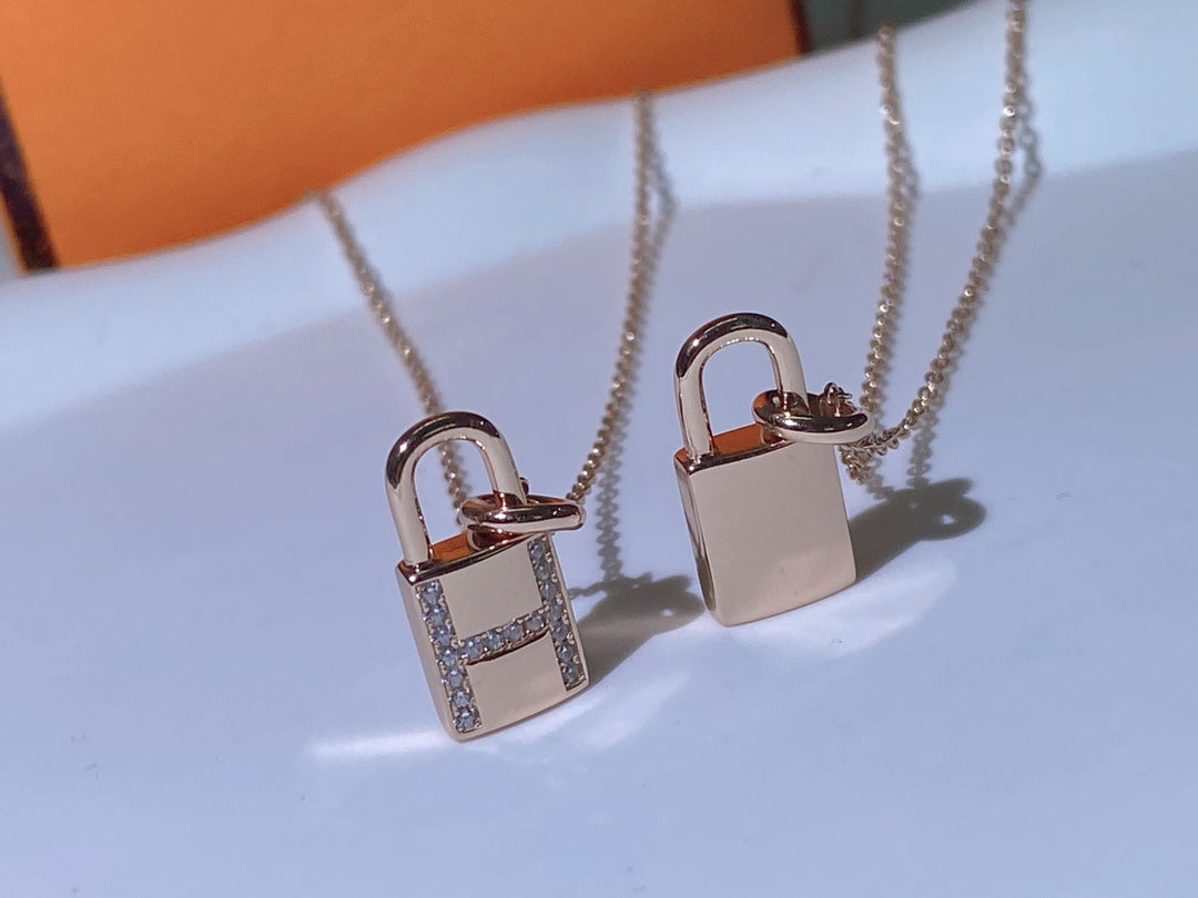 [Avelora]HM ADVANCED NICHE LOCK HEAD NECKLACE DIAMONDS