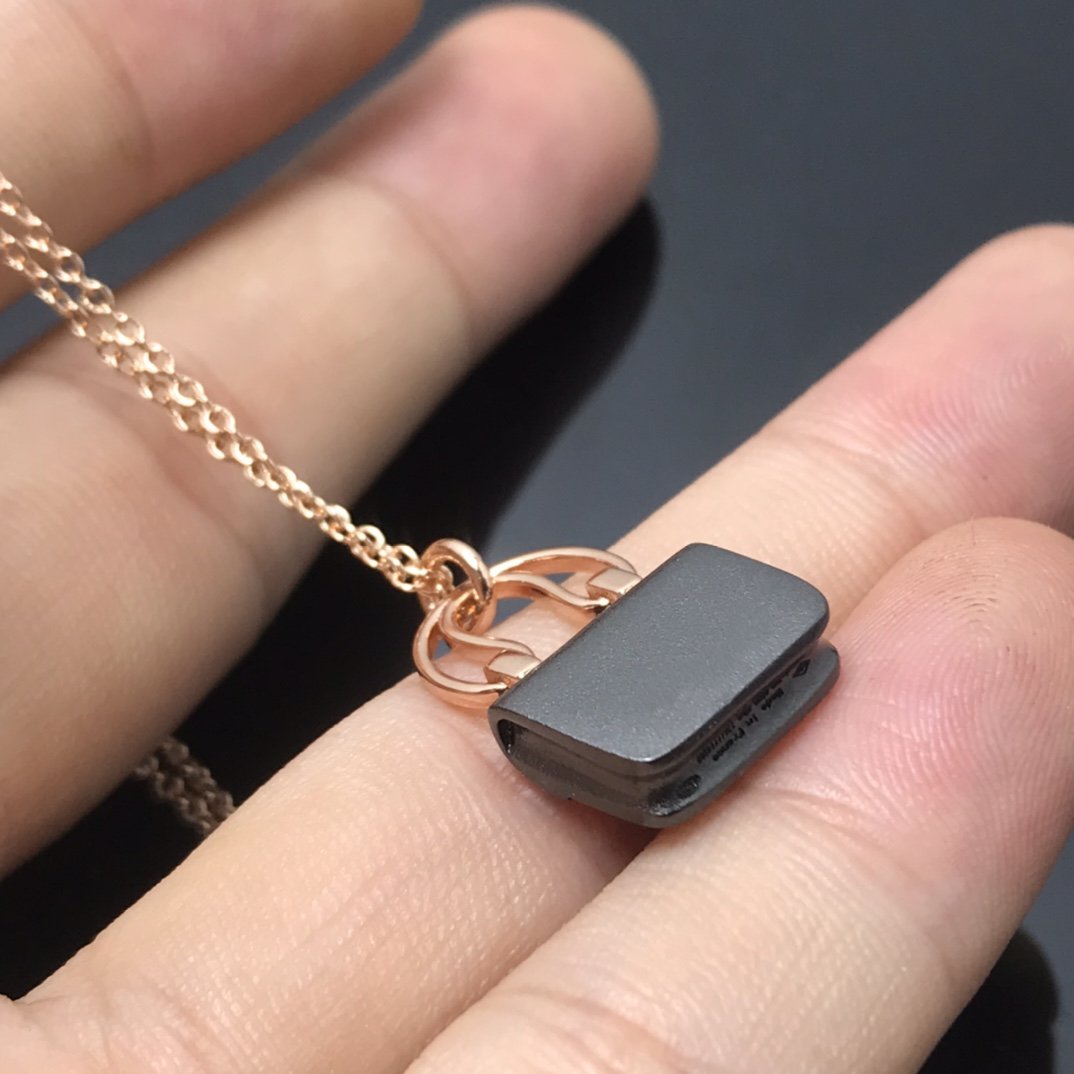 [Avelora]WOMEN'S HM AMULETTES CONSTANCE PENDANT NECKLACE