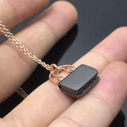 [Avelora]WOMEN'S HM AMULETTES CONSTANCE PENDANT NECKLACE