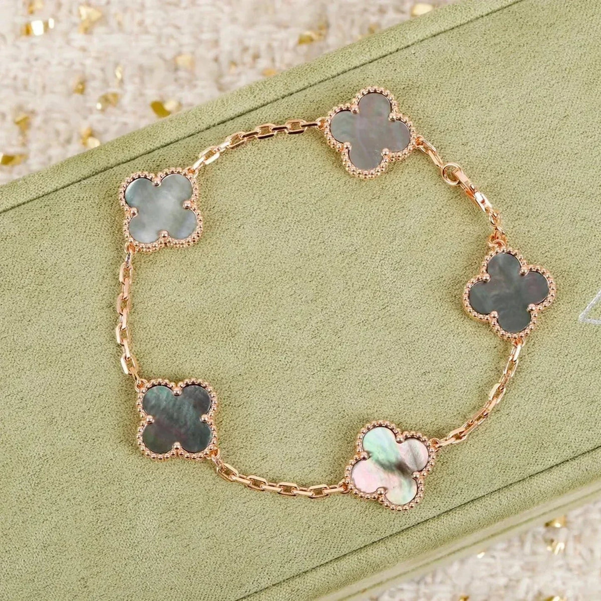 [Avelora Jewelry ] CLOVER 5 MOTIF GRAY MOP BRACELET COLLECTION