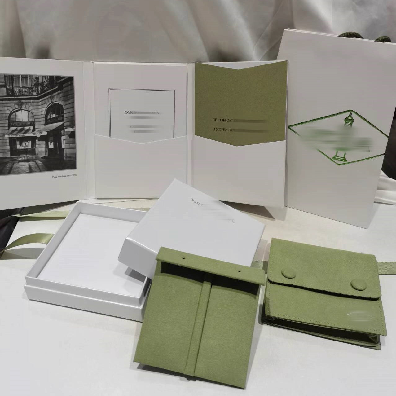 [Avelora]CLOVER BRAND JEWELRY BOX