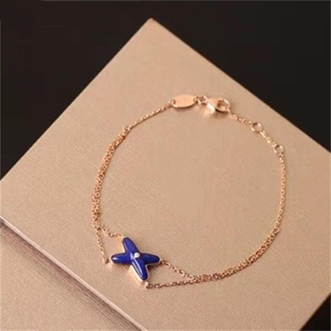 [Avelora Jewelry ]Hollow Design Four-Leaf Clover Flower Shape Bracelet