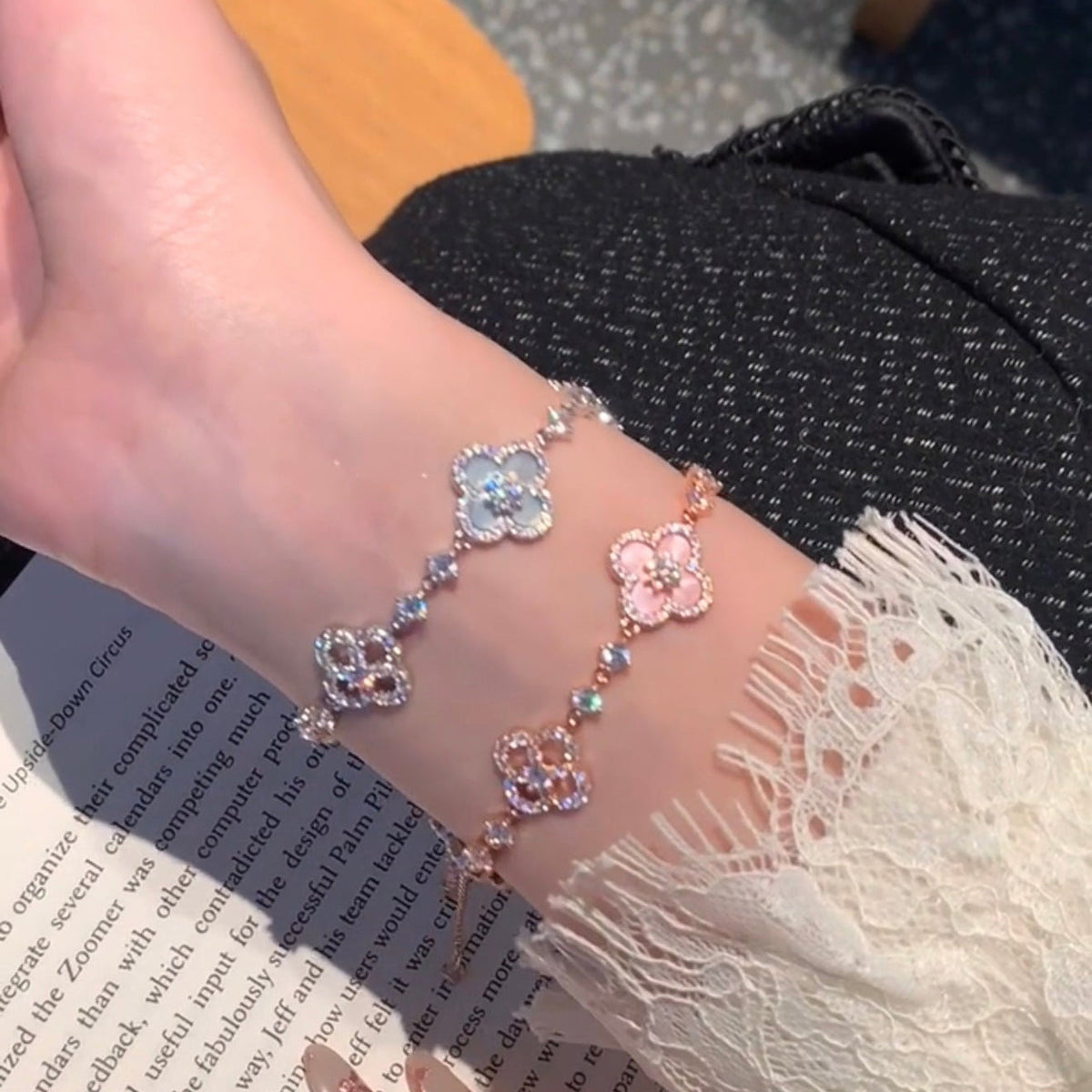 [Avelora Jewelry ]CLOVER 5 MOTIF PINK BLUE RED WHITE BRACELET