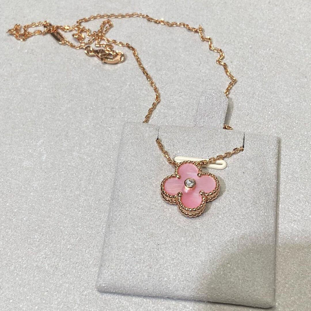 [Avelora Jewelry ]CLOVER 15MM DIAMOND PINK MOP NECKLACE