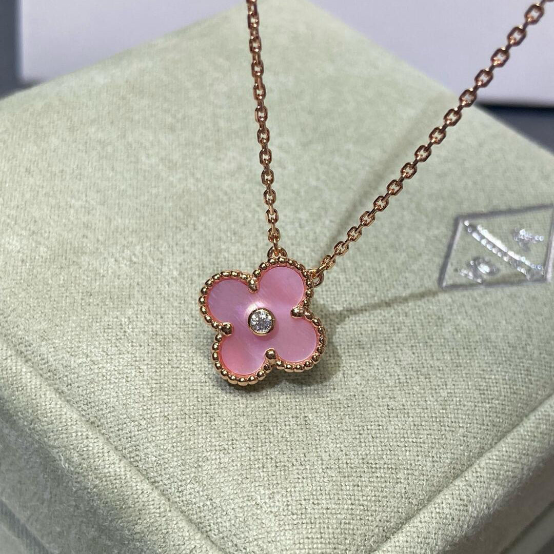[Avelora Jewelry ]CLOVER 15MM DIAMOND PINK MOP NECKLACE