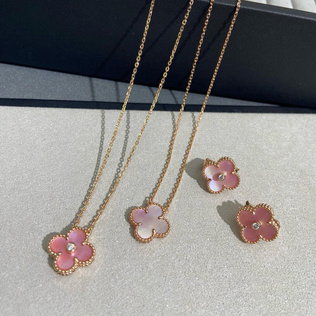 [Avelora Jewelry ]CLOVER MEDIUM 1 DIAMOND PINK EARRINGS