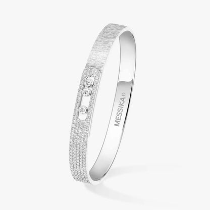 [Avelora]MOVE NOA CISELÉ HALF-PAVÉ DIAMOND BANGLE BRACELET