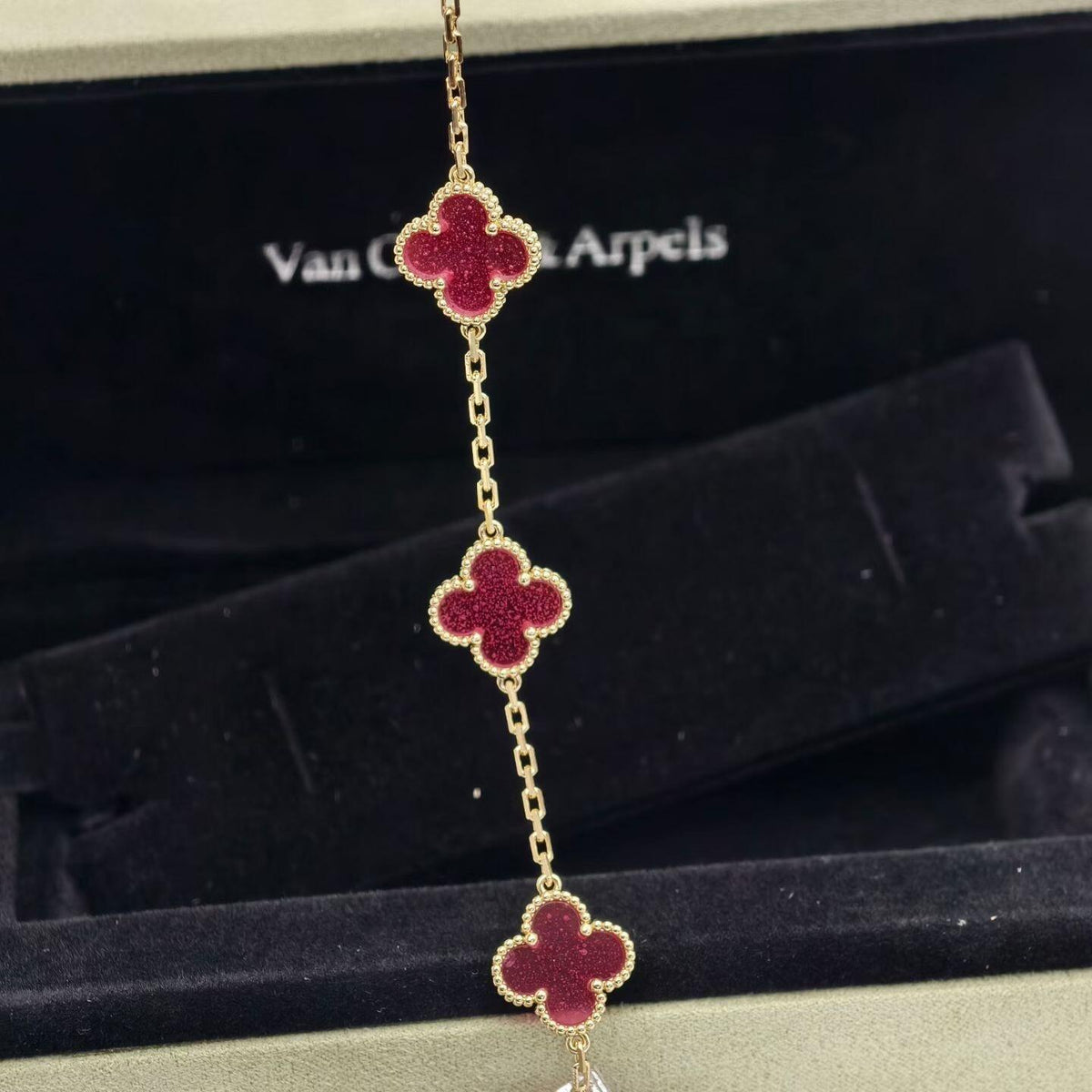 [Avelora jewelry]NEW CLOVER 5 MOTIFS PINK ENAMEL BRACELET
