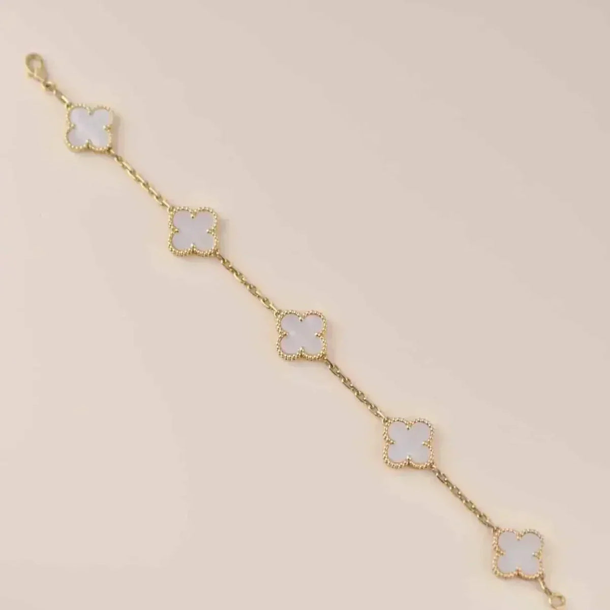 [Avelora Jewelry ]CLOVER WHITE PEARL MOP 5 MOTIF BRACELET COLLECTION