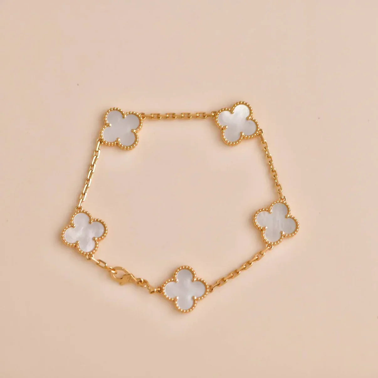 [Avelora]LUCKY CLOVER 5-MOTIF BRACELET - WHITE MOTHER-OF-PEARL COLLECTION