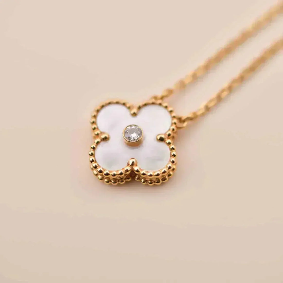 [Avelora Jewelry ]CLOVER 15MM DIAMOND WHITE FRITILLARIA NECKLACE