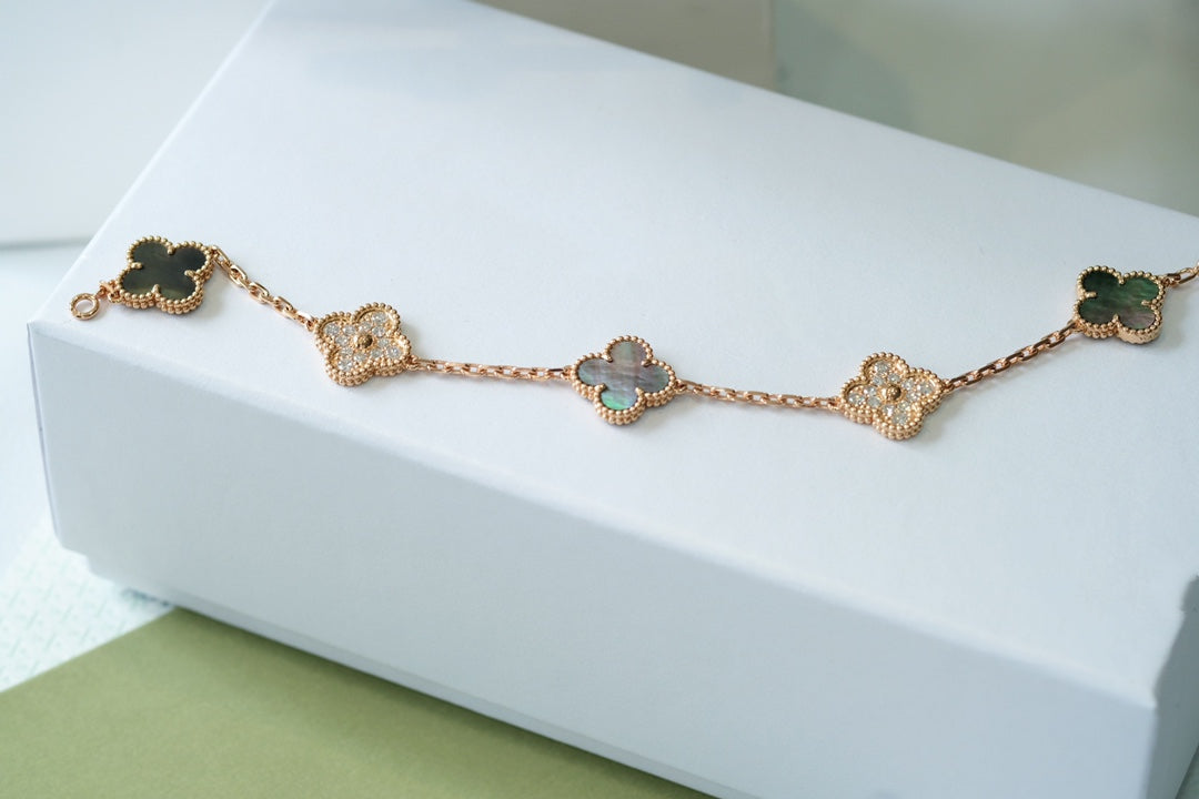 [Avelora]LUCKY CLOVER 5-MOTIF BRACELET - GREY MOTHER-OF-PEARL COLLECTION