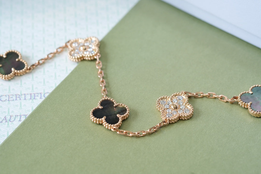 [Avelora Jewelry ] CLOVER 5 MOTIF GRAY MOP BRACELET COLLECTION