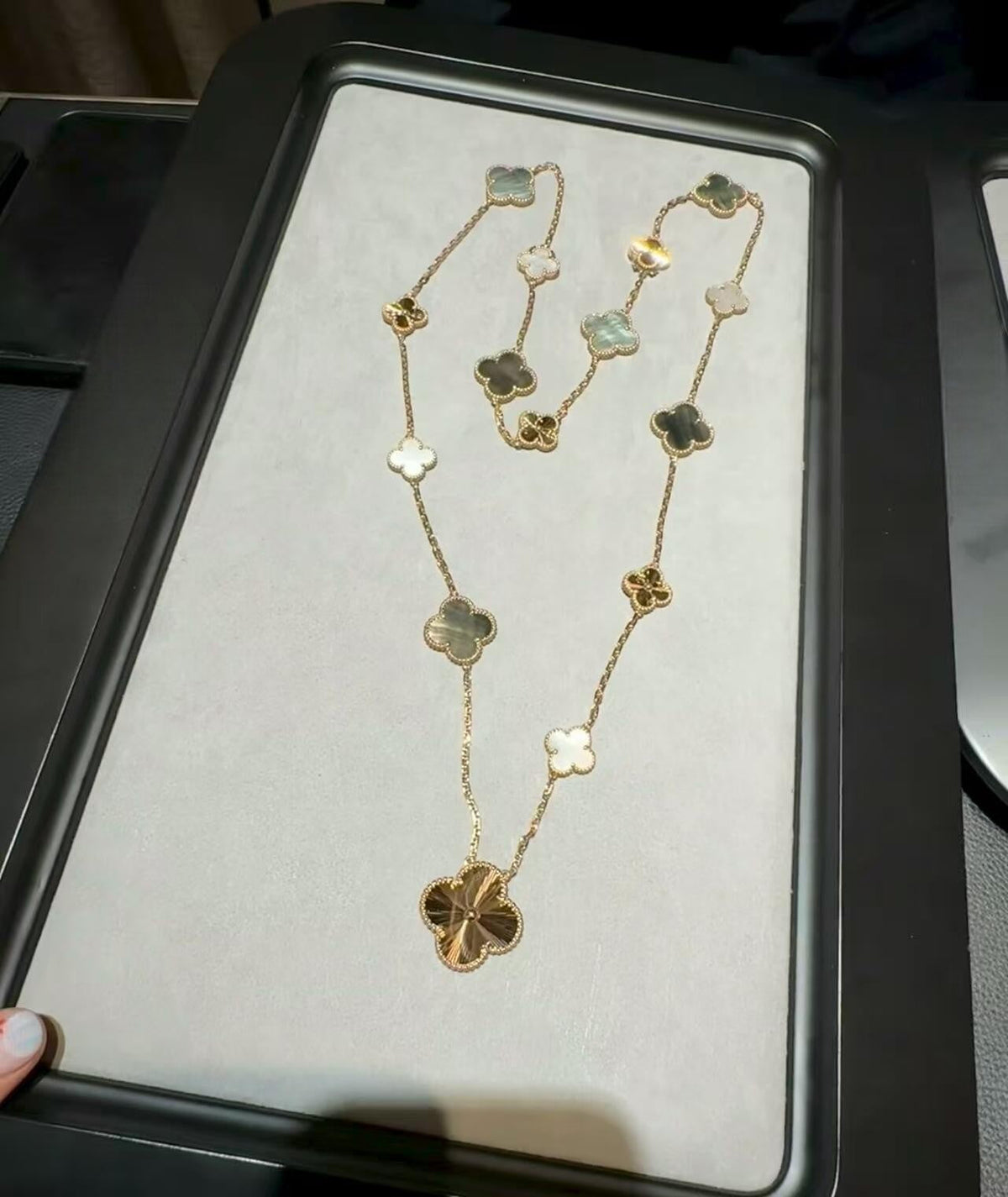 [Avelora Jewelry ]DETACHABLE CLOVER 15(11+4) FLOWER ROSE GOLD NECKLACE SET
