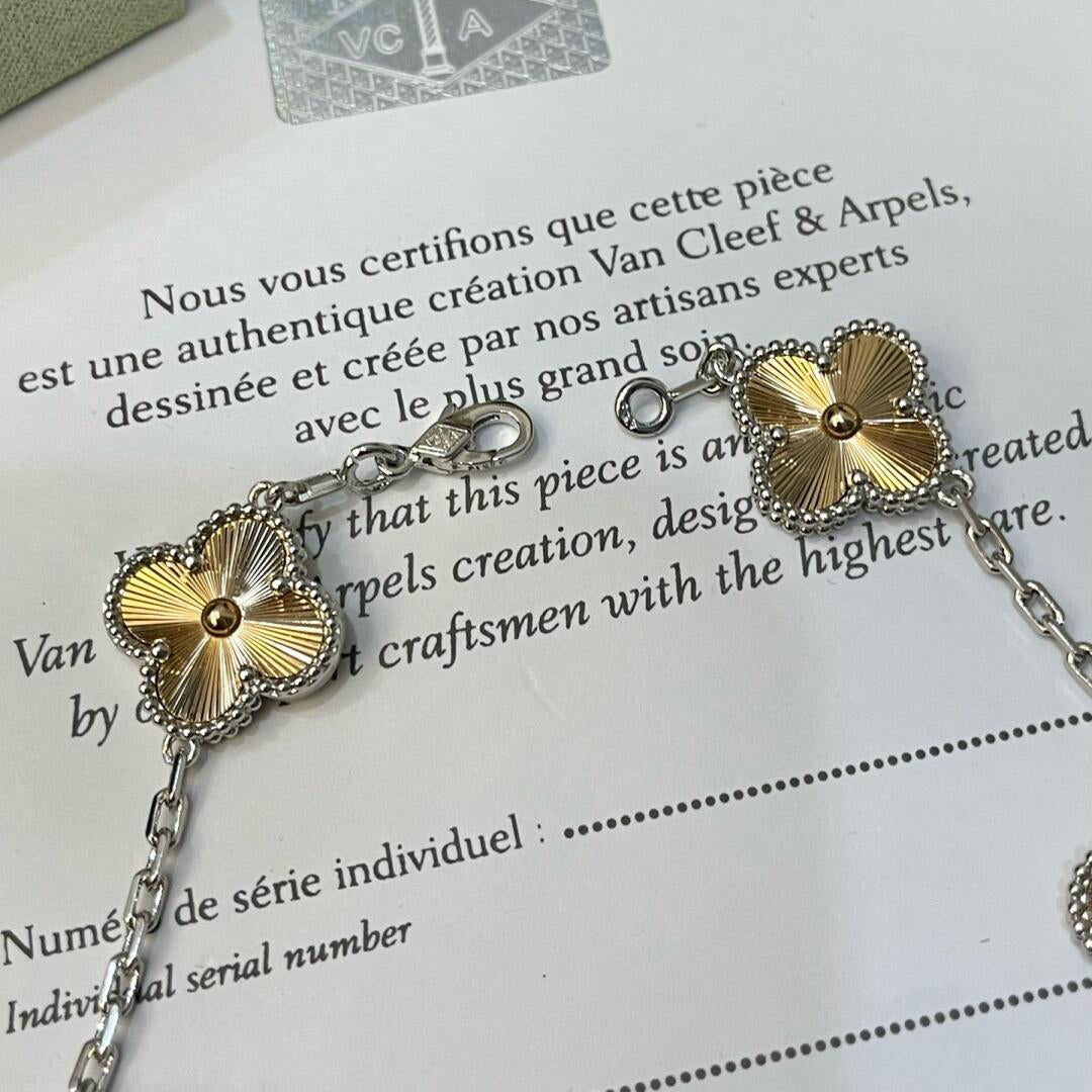 [Avelora Jewelry ]CLOVER  5 MOTIFS  CHRISTMAS LIMITED EDITION BRACELET