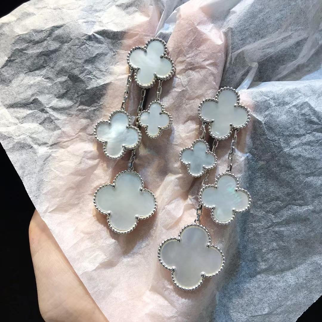 [Avelora Jewelry ]CLOVER EARRINGS WHITE MOP 4 MOTIFS SILVER
