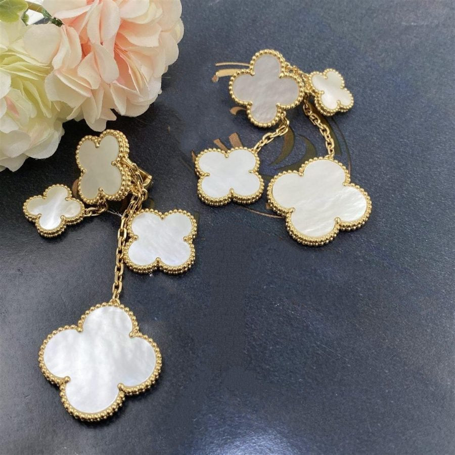[Avelora Jewelry ]CLOVER EARRINGS WHITE MOP 4 MOTIFS GOLD