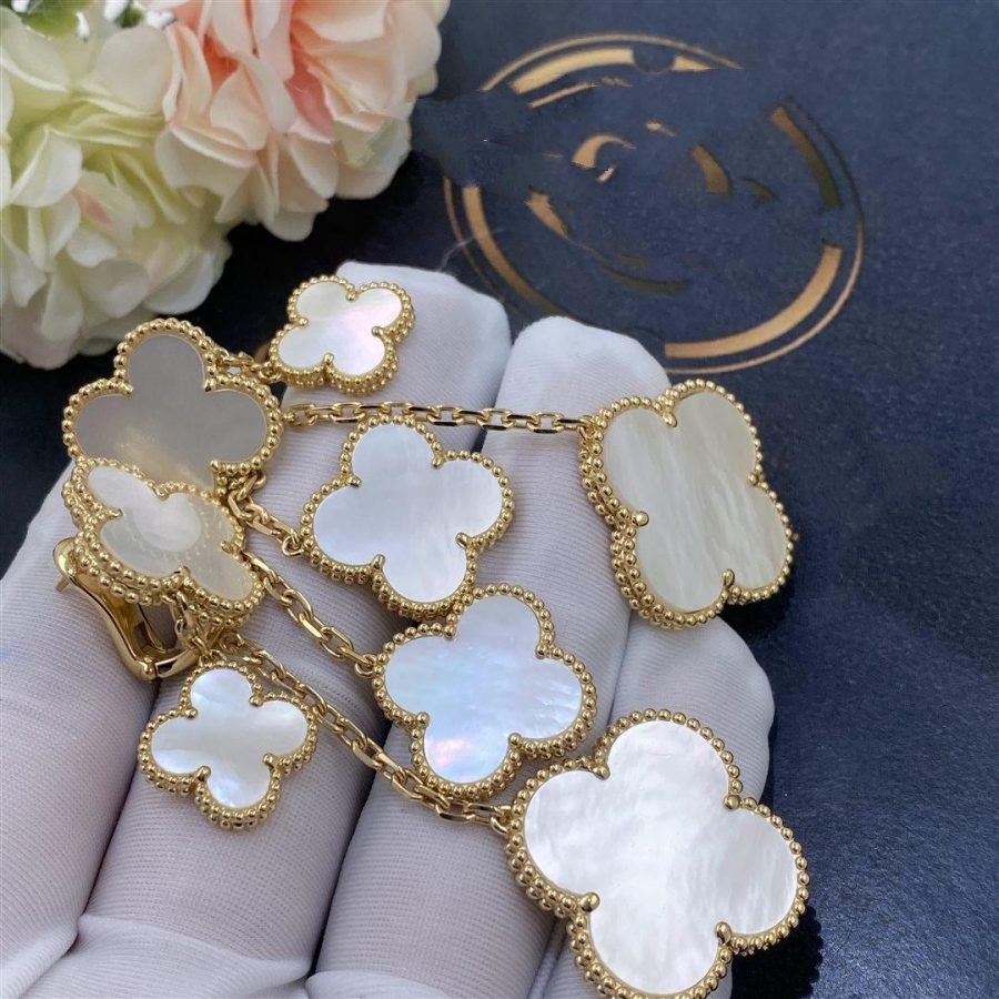 [Avelora Jewelry ]CLOVER EARRINGS WHITE MOP 4 MOTIFS GOLD